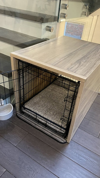 A crate cover can help reduce anxiety and soothe dogs by limiting visual stimuli, which in turn can prevent excitement and barking. Easily excitable dogs are less likely to react to movement outside windows or in other areas of the building if they're in a covered crate.