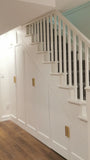 Every home can use more storage. Fortunately, the often-neglected space beneath a staircase provides an ideal spot for that. From coat closet, kitchen pantry, home office to bookshelves. The options are virtually endless.