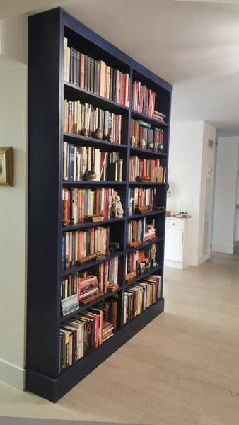 ​
The 7-tier double  blue bookcase offers ample room to elegantly showcase  books, cherished photo frames, and decorative treasures.