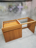This mid-century inspired deskcrafted from quarter sawn oak wood.  One soft close drawer with integrated lip handle.